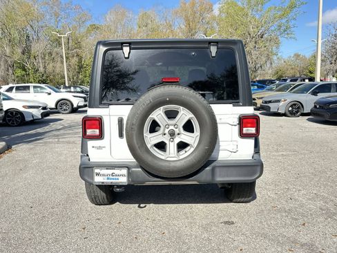 Used 2022 Jeep Wrangler Sport S image 5