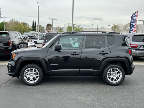 Certified 2022 Jeep Renegade Latitude image 3