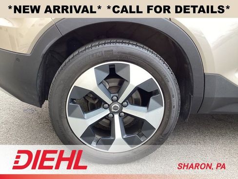 Used 2024 Volvo XC40 B5 Plus w/ Climate Package AWD/4WD image 10