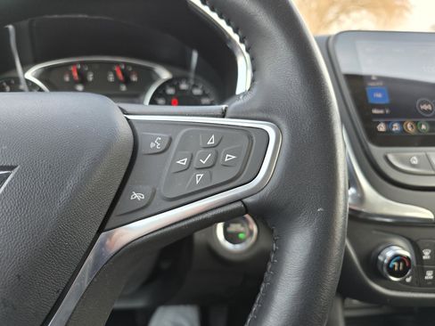 Used 2022 Chevrolet Equinox LT image 19