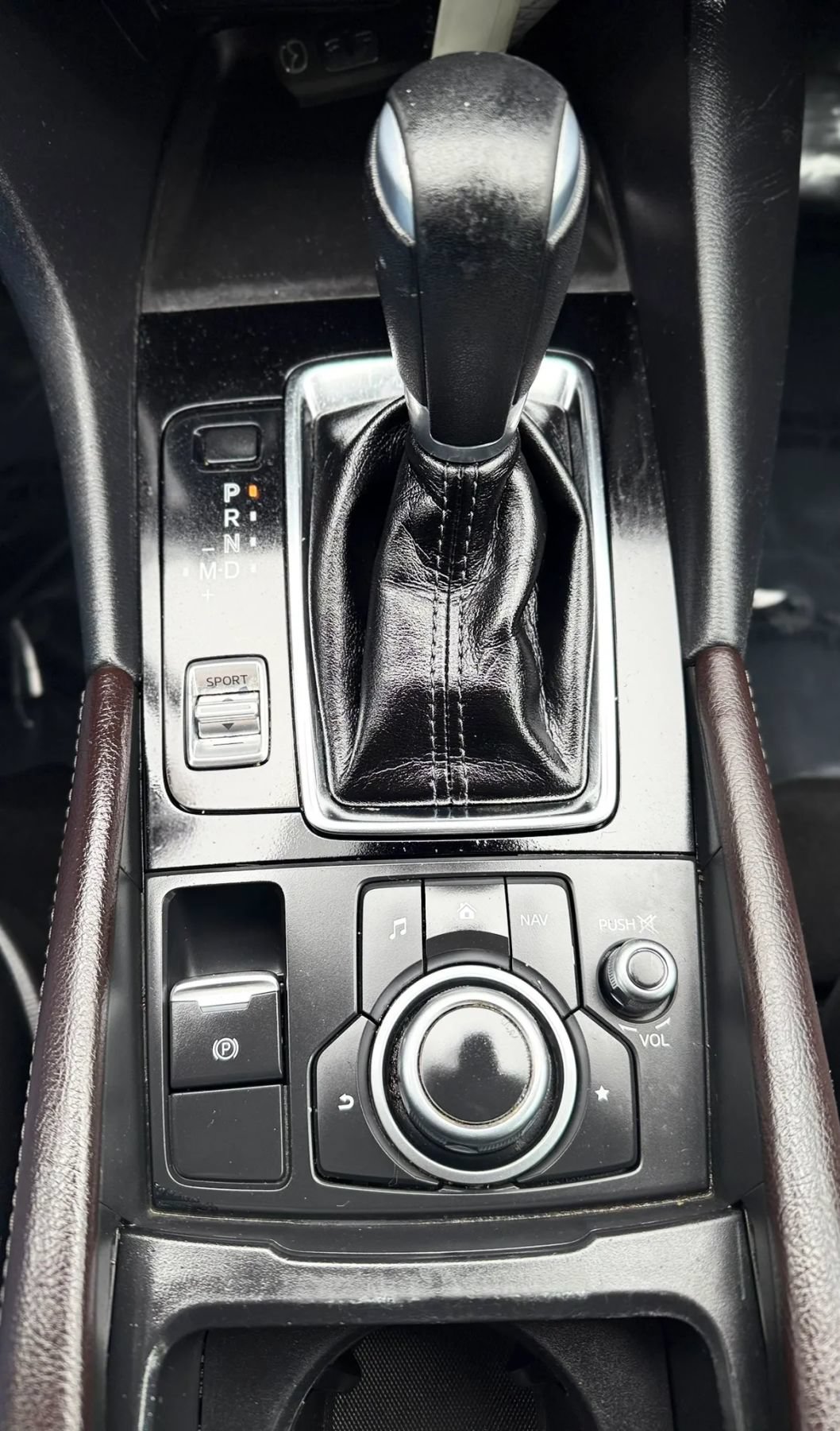Used 2018 MAZDA MAZDA3 Touring FWD image 19
