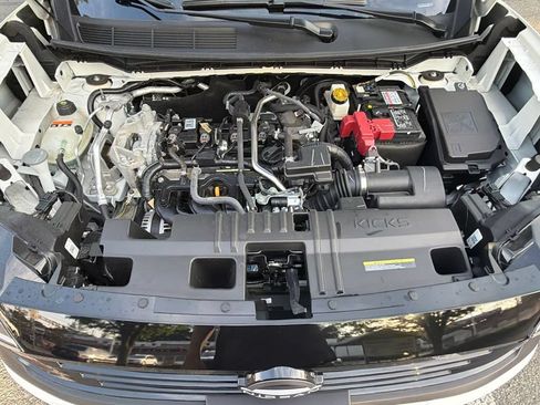 Used 2025 Nissan Kicks SV AWD/4WD image 33