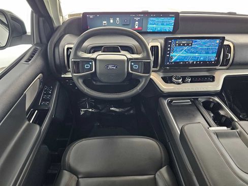 Used 2025 Ford Expedition Active AWD/4WD image 20