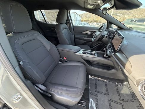 New 2026 Chevrolet Equinox EV LT image 37