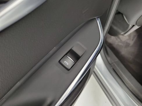 Used 2025 Cadillac XT4 Premium Luxury FWD image 14