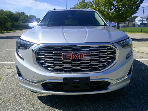 Used 2020 GMC Terrain Denali w/ Denali Premium Package AWD/4WD image 5
