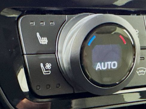 Certified 2024 Toyota Grand Highlander AWD image 19