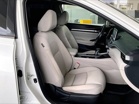 Used 2019 Nissan Altima 2.5 SV FWD image 29
