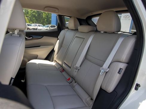 Used 2022 Nissan Rogue Sport SL FWD image 10
