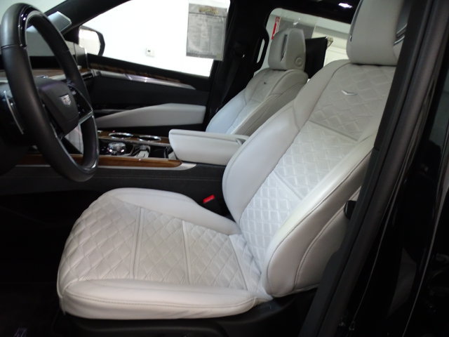 Used 2025 Cadillac Escalade ESV Sport Platinum AWD/4WD image 2