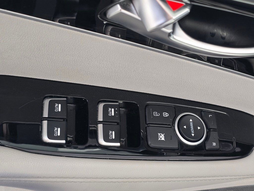 Used 2019 Kia Sorento SX FWD image 21
