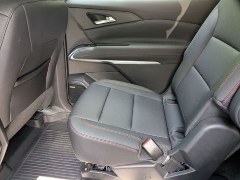 Used 2025 Chevrolet Traverse Z71 w/ Enhanced Driving Package AWD/4WD image 19