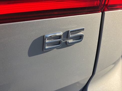 Used 2023 Volvo XC60 B5 Ultimate w/ Climate Package image 9