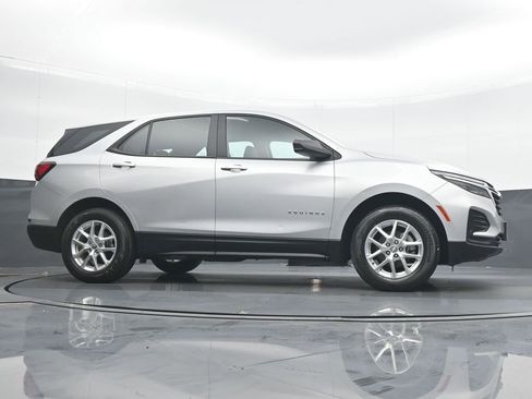 Used 2022 Chevrolet Equinox LS image 22