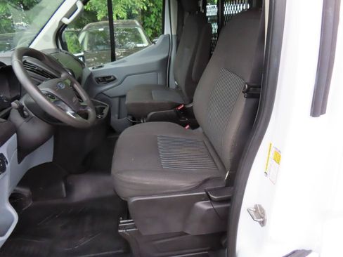 Used 2019 Ford Transit 250 130 Low Roof w/ Exterior Upgrade Package RWD image 7