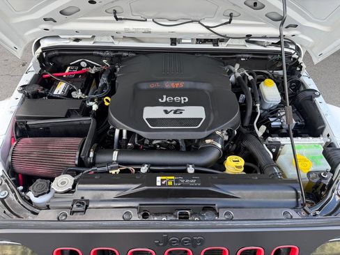 Used 2018 Jeep Wrangler Unlimited Sport AWD/4WD image 6