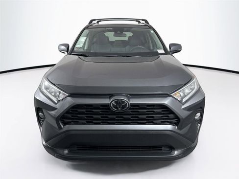 Used 2020 Toyota RAV4 XLE w/ Convenience Package image 7