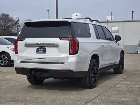 Used 2022 GMC Yukon XL Denali w/ Denali Premium Package image 6