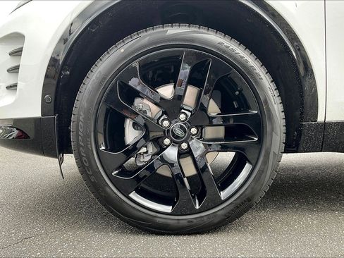 New 2026 Land Rover Discovery Sport Landmark AWD/4WD image 17