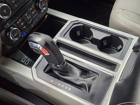 Used 2018 Ford F150 Lariat image 17