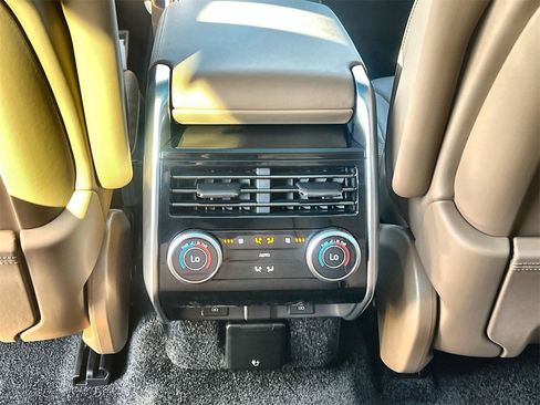 New 2026 Land Rover Range Rover SE image 16