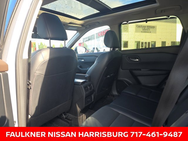 Certified 2023 Nissan Rogue SV w/ SV Premium B Package AWD/4WD image 17