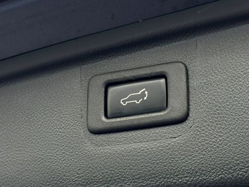 Used 2017 Subaru Outback 3.6R Limited AWD/4WD image 22