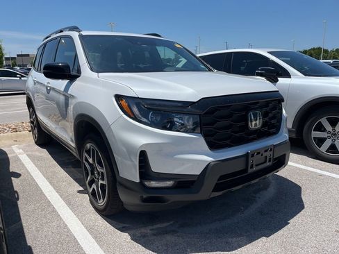 Used 2023 Honda Passport Elite image 2