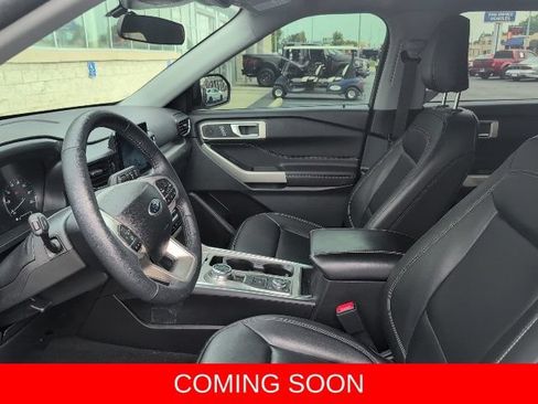 Used 2023 Ford Explorer XLT w/ Equipment Group 202A AWD/4WD image 4