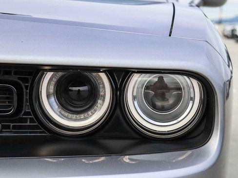 Used 2017 Dodge Challenger SXT w/ Blacktop Package image 7