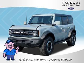 Used 2023 Ford Bronco Outer Banks w/ Sasquatch Package AWD/4WD video 1