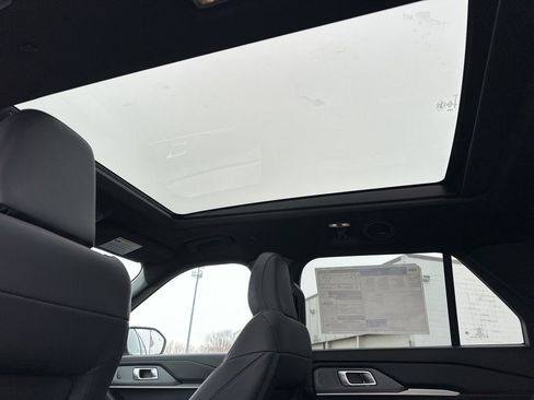 New 2026 Ford Explorer ST-Line w/ ST-Line Street Pack image 26