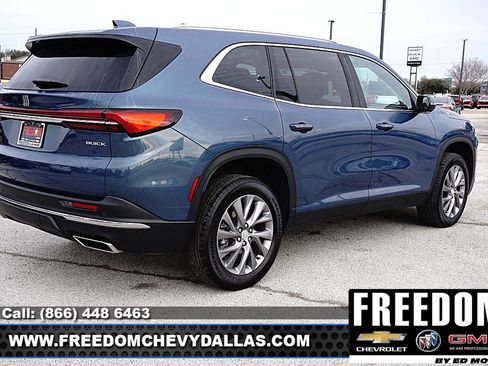 Used 2025 Buick Enclave Preferred image 38