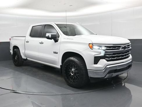 Used 2022 Chevrolet Silverado 1500 LTZ w/ Max Trailering Package AWD/4WD image 1