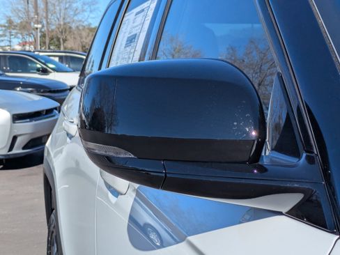 New 2025 Jeep Grand Cherokee Limited image 13