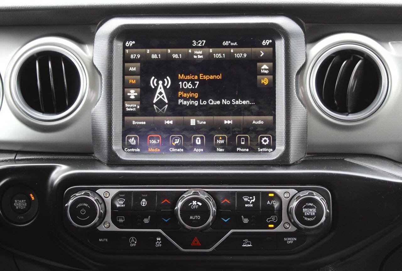 Used 2023 Jeep Gladiator Overland w/ Cold Weather Group AWD/4WD image 21