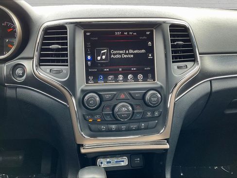 Used 2016 Jeep Grand Cherokee Limited w/ Trailer Tow Group IV RWD image 9