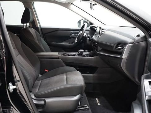 Used 2024 Nissan Rogue SV image 37