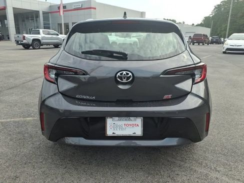 Used 2026 Toyota Corolla SE FWD image 2
