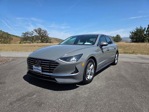 Used 2023 Hyundai Sonata SE w/ Preferred Accessory Package FWD image 17