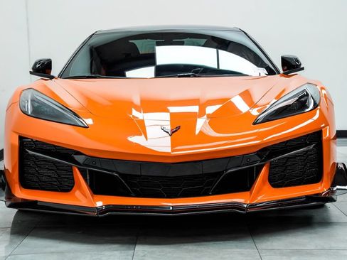 Used 2023 Chevrolet Corvette Z06 w/ Stealth Interior Trim Package RWD image 5