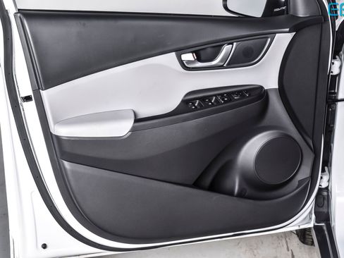 Used 2023 Hyundai Kona SE w/ Cargo Package FWD image 12