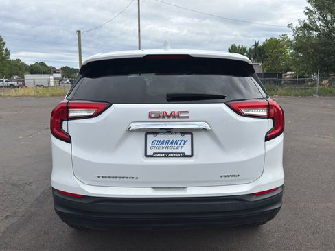 Used 2024 GMC Terrain SLE AWD/4WD image 22