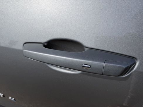 Used 2025 Chevrolet Equinox LT w/ Safety and Technology Package image 10