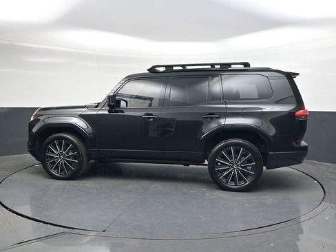 Used 2024 Lexus GX 550 w/ Accessory Package (31) image 7