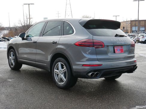Used 2017 Porsche Cayenne S image 4