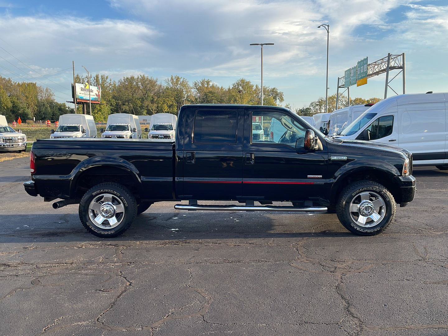 Used 2007 Ford F350 4x4 Crew Cab Super Duty image 6