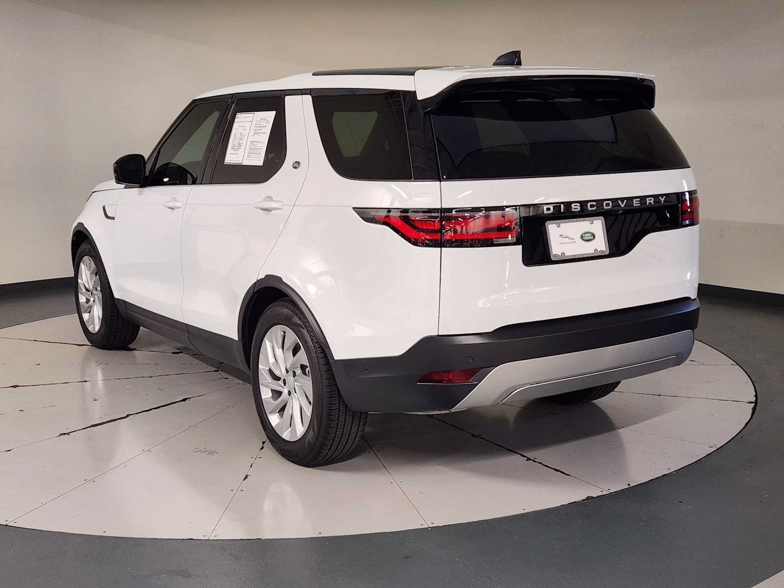 Used 2026 Land Rover Discovery S AWD/4WD image 6