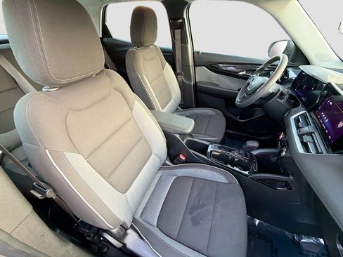 Used 2024 Chevrolet TrailBlazer LS FWD image 14