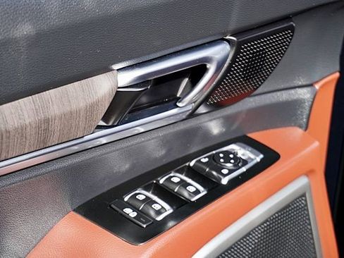 Used 2023 Kia Telluride EX w/ EX Captain's Chair Package image 26